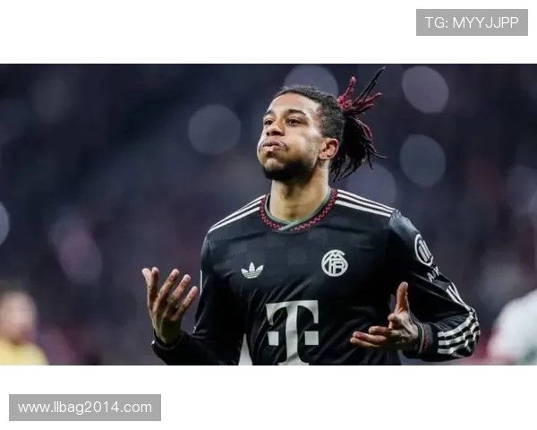 拜仁22轮轰82球冲百球纪录